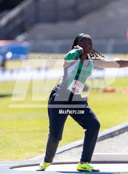 Thumbnail 2 in UF Relays (Friday) photogallery.