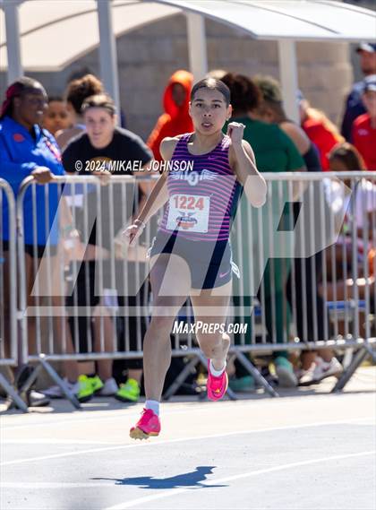 Thumbnail 1 in UF Relays (Friday) photogallery.