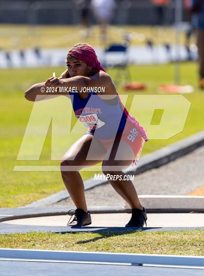 Thumbnail 2 in UF Relays (Friday) photogallery.