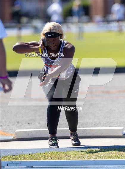 Thumbnail 3 in UF Relays (Friday) photogallery.