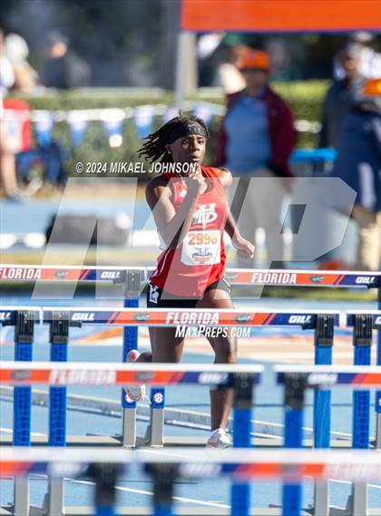 Thumbnail 3 in UF Relays (Friday) photogallery.