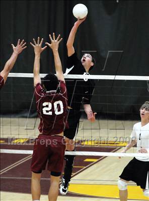 Thumbnail 2 in Oak Park vs Oaks Christian (CIF SS D4 Final) photogallery.