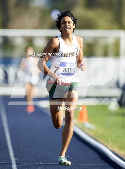 Thumbnail 3 in Bob Hayes Invitational (4x1600) photogallery.