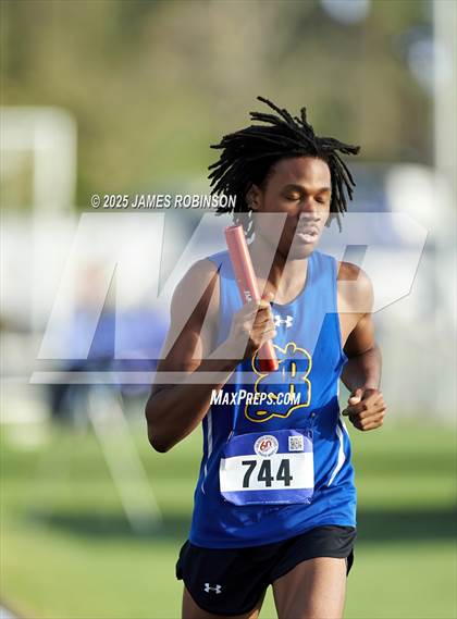 Thumbnail 2 in Bob Hayes Invitational (4x1600) photogallery.