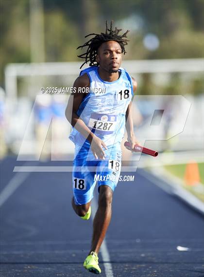 Thumbnail 1 in Bob Hayes Invitational (4x1600) photogallery.