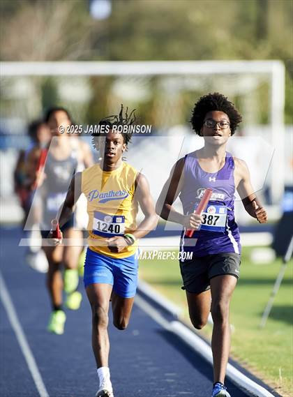Thumbnail 1 in Bob Hayes Invitational (4x1600) photogallery.