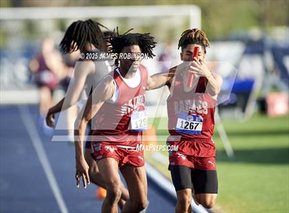 Thumbnail 3 in Bob Hayes Invitational (4x1600) photogallery.