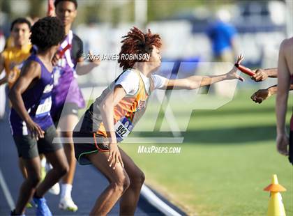 Thumbnail 1 in Bob Hayes Invitational (4x1600) photogallery.