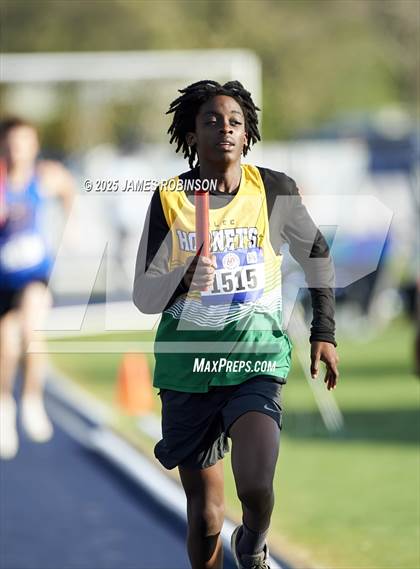Thumbnail 2 in Bob Hayes Invitational (4x1600) photogallery.