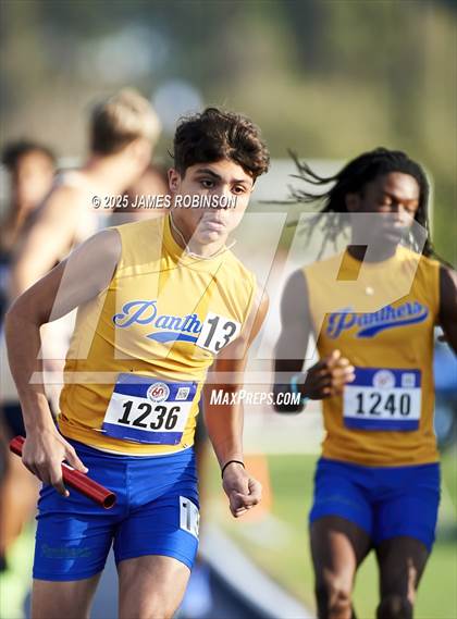 Thumbnail 2 in Bob Hayes Invitational (4x1600) photogallery.