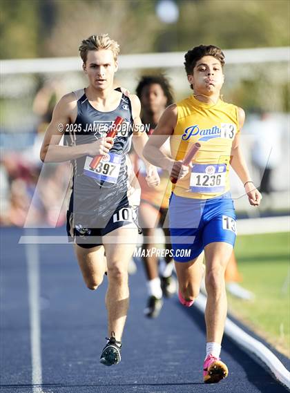 Thumbnail 3 in Bob Hayes Invitational (4x1600) photogallery.