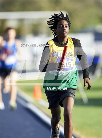 Thumbnail 3 in Bob Hayes Invitational (4x1600) photogallery.