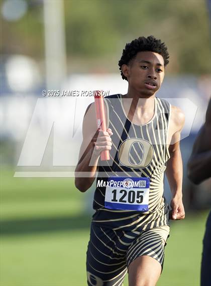 Thumbnail 2 in Bob Hayes Invitational (4x1600) photogallery.