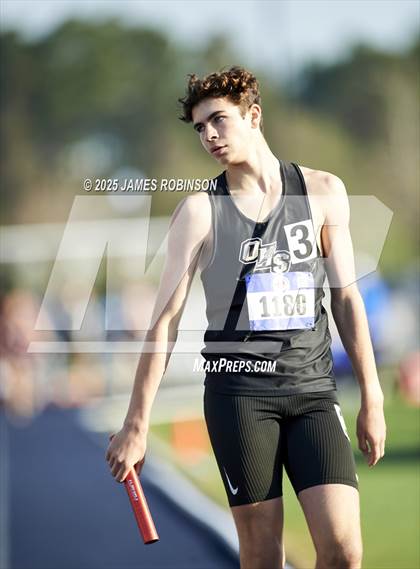 Thumbnail 3 in Bob Hayes Invitational (4x1600) photogallery.