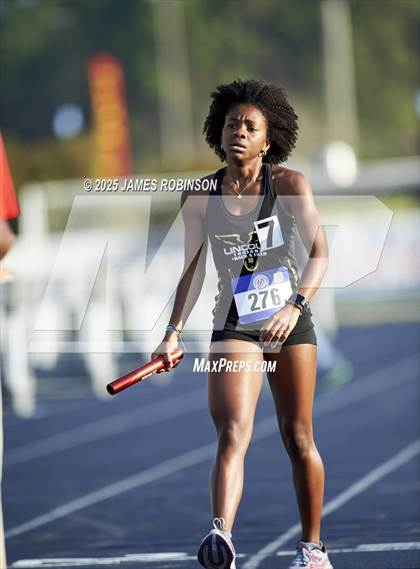 Thumbnail 2 in Bob Hayes Invitational (4x1600) photogallery.