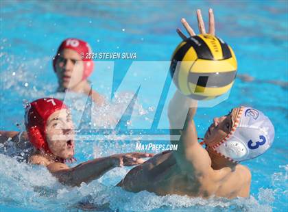Thumbnail 3 in Clairemont vs. Mt. Carmel (CIF SDS D2 Final) photogallery.