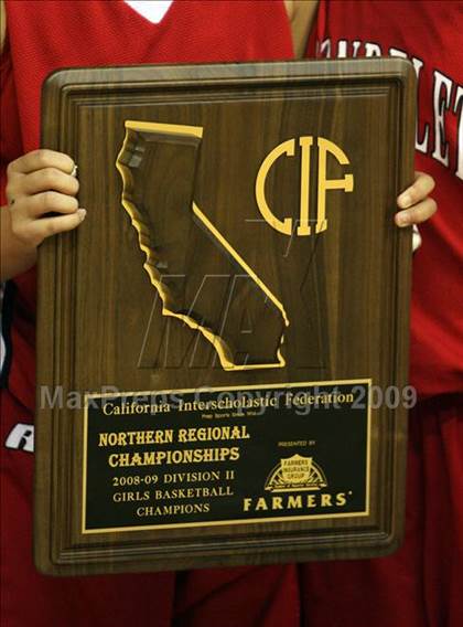 Thumbnail 2 in Carondelet vs. Oak Ridge (CIF NorCal D2 Final) photogallery.