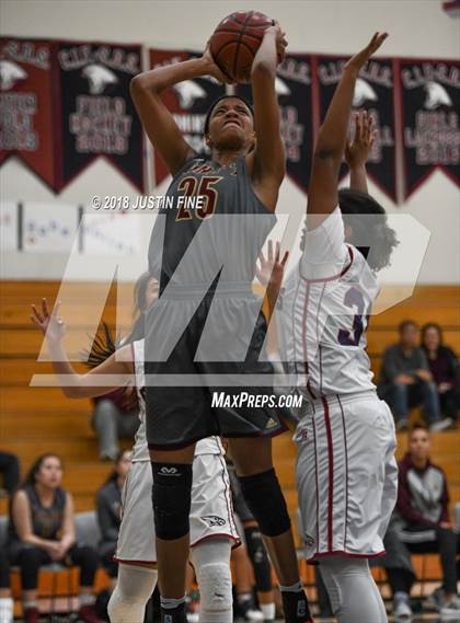 Thumbnail 2 in Bishop's vs. Scripps Ranch (CIF SDS D1 Quarterfinal) photogallery.