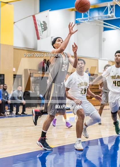 Thumbnail 1 in Castro Valley vs. Hayward (Warren Morse Memorial Tournament) photogallery.