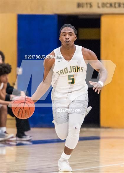 Thumbnail 3 in Castro Valley vs. Hayward (Warren Morse Memorial Tournament) photogallery.