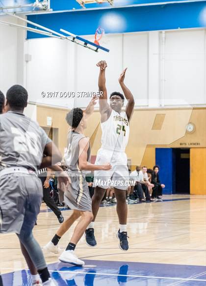 Thumbnail 2 in Castro Valley vs. Hayward (Warren Morse Memorial Tournament) photogallery.