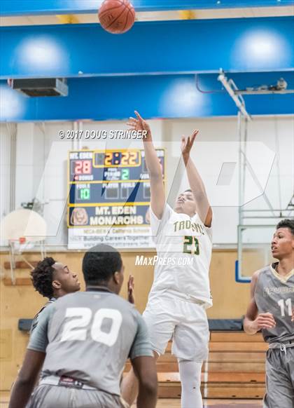Thumbnail 2 in Castro Valley vs. Hayward (Warren Morse Memorial Tournament) photogallery.