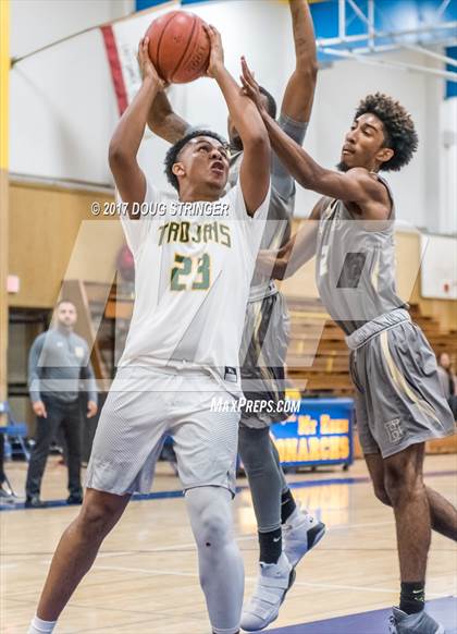 Thumbnail 2 in Castro Valley vs. Hayward (Warren Morse Memorial Tournament) photogallery.