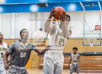 Thumbnail 2 in Castro Valley vs. Hayward (Warren Morse Memorial Tournament) photogallery.
