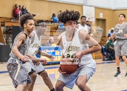 Thumbnail 2 in Castro Valley vs. Hayward (Warren Morse Memorial Tournament) photogallery.