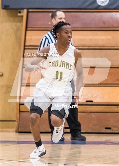 Thumbnail 1 in Castro Valley vs. Hayward (Warren Morse Memorial Tournament) photogallery.