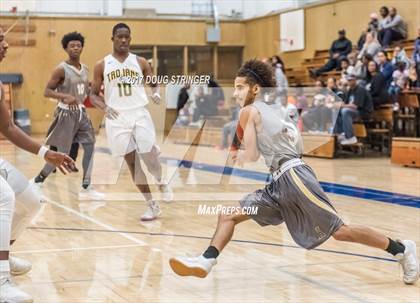 Thumbnail 2 in Castro Valley vs. Hayward (Warren Morse Memorial Tournament) photogallery.