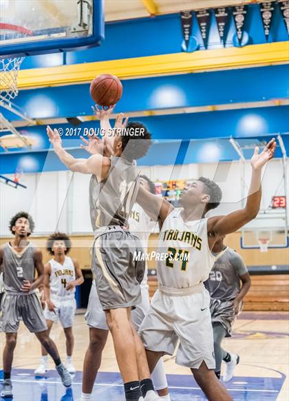 Thumbnail 3 in Castro Valley vs. Hayward (Warren Morse Memorial Tournament) photogallery.
