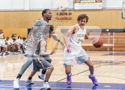 Thumbnail 3 in Castro Valley vs. Hayward (Warren Morse Memorial Tournament) photogallery.