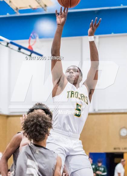 Thumbnail 1 in Castro Valley vs. Hayward (Warren Morse Memorial Tournament) photogallery.