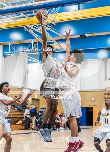 Thumbnail 2 in Castro Valley vs. Hayward (Warren Morse Memorial Tournament) photogallery.
