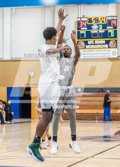 Thumbnail 3 in Castro Valley vs. Hayward (Warren Morse Memorial Tournament) photogallery.