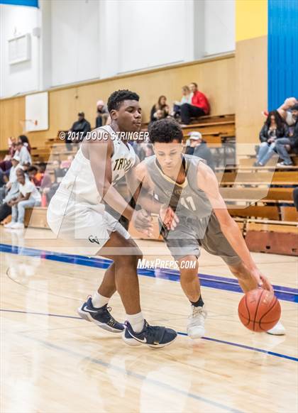 Thumbnail 3 in Castro Valley vs. Hayward (Warren Morse Memorial Tournament) photogallery.