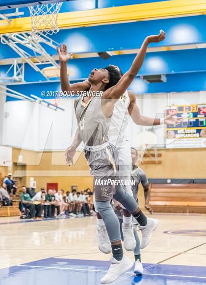 Thumbnail 2 in Castro Valley vs. Hayward (Warren Morse Memorial Tournament) photogallery.