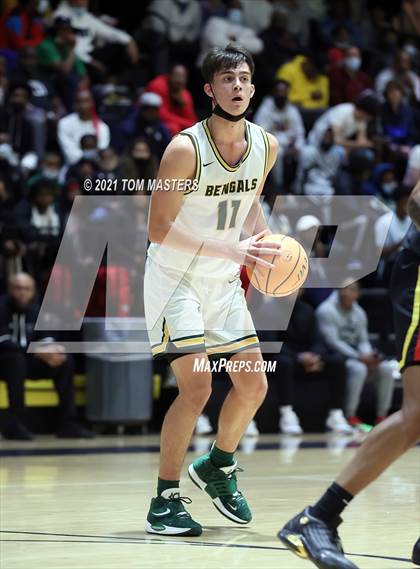 Thumbnail 3 in Greensboro Day School vs. Oak Hill Academy photogallery.