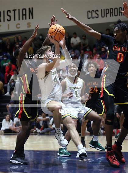 Thumbnail 2 in Greensboro Day School vs. Oak Hill Academy photogallery.