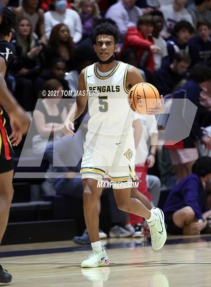 Thumbnail 3 in Greensboro Day School vs. Oak Hill Academy photogallery.