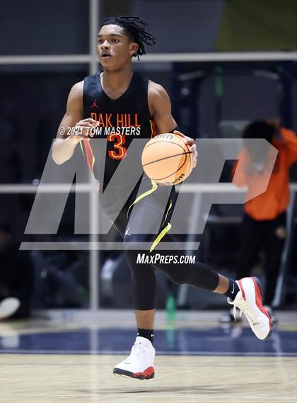 Thumbnail 3 in Greensboro Day School vs. Oak Hill Academy photogallery.