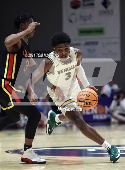 Thumbnail 3 in Greensboro Day School vs. Oak Hill Academy photogallery.