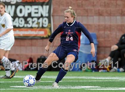 Thumbnail 2 in MacArthur vs Arlington (NYSPHSAA Class AA Final) photogallery.