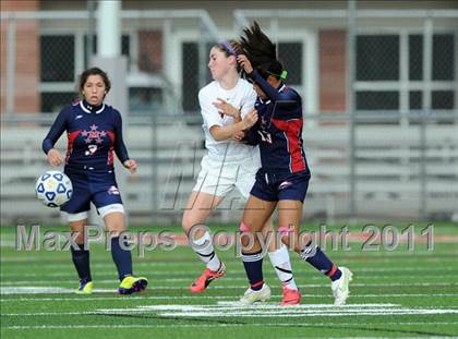 Thumbnail 3 in MacArthur vs Arlington (NYSPHSAA Class AA Final) photogallery.