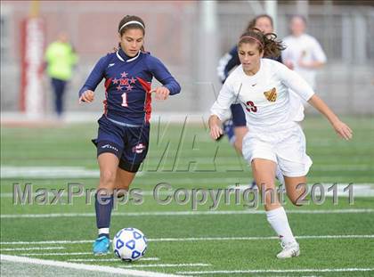 Thumbnail 2 in MacArthur vs Arlington (NYSPHSAA Class AA Final) photogallery.
