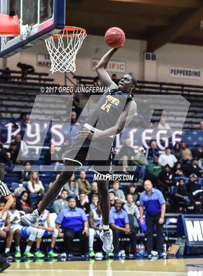 Thumbnail 2 in Capital Christian vs. Bishop O'Dowd (MaxPreps/DSL MLK Classic) photogallery.