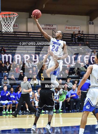 Thumbnail 3 in Capital Christian vs. Bishop O'Dowd (MaxPreps/DSL MLK Classic) photogallery.