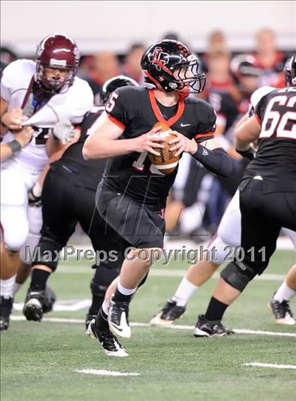 Thumbnail 3 in Liberty vs. Bastrop (4A Division 2 Region 2 Semifinals) photogallery.