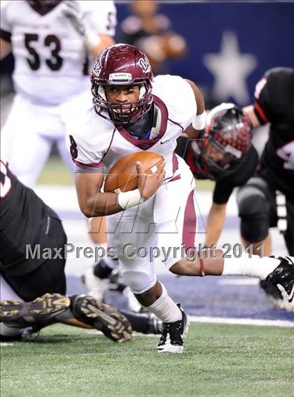 Thumbnail 2 in Liberty vs. Bastrop (4A Division 2 Region 2 Semifinals) photogallery.